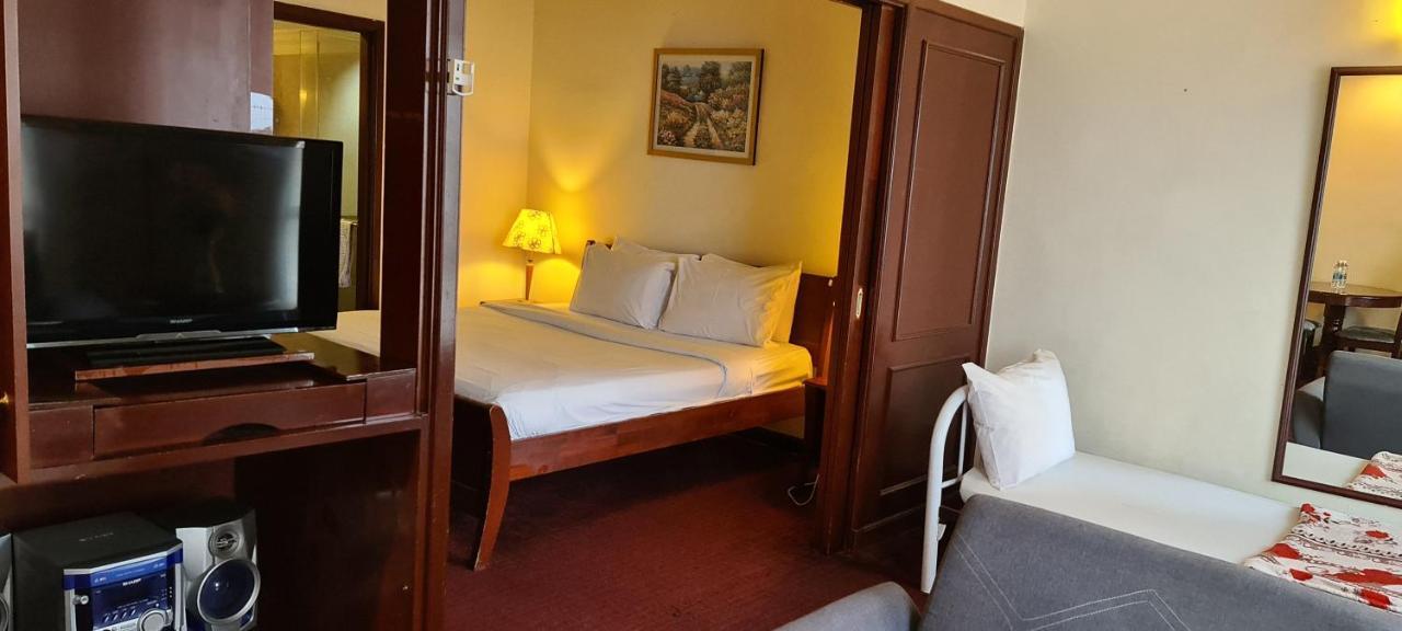 Raymond Suites At Berjaya Times Square Kuala Lumpur Buitenkant foto